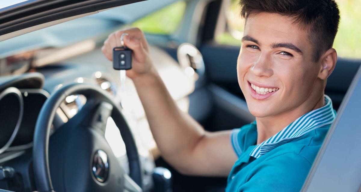 Le A de jeune conducteur : pourquoi est-il indispensable